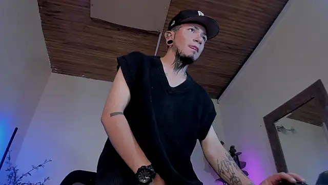 Snapshot of tyler_jones_ chatting on 17, 2, 2026 tyler jones online show from 17, 2, 2026