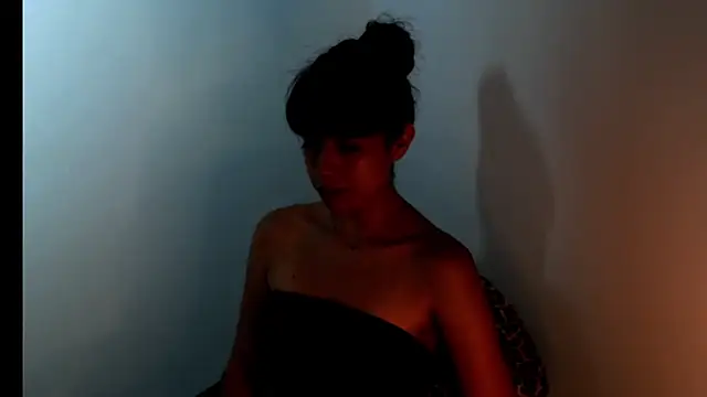 Snapshot of meganmiauu chatting on 9, 7, 2026 meganmiauu online show from 9, 7, 2026
