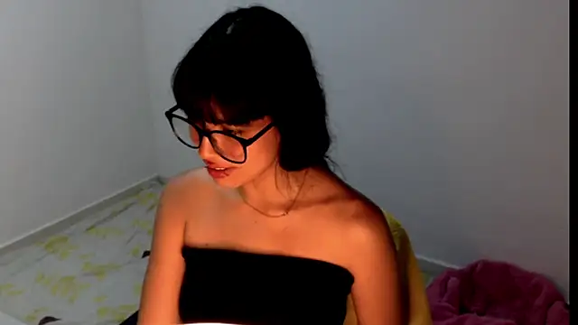 Snapshot of meganmiauu chatting on 17, 5, 2026 meganmiauu online show from 17, 5, 2026