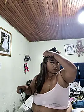 Snapshot of EmilyDuran_ chatting on 17, 12, 2025 EmilyDuran online show from 17, 12, 2025