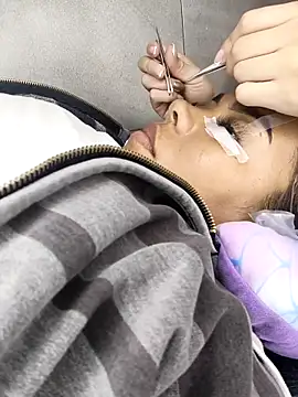 Snapshot of EmilyDuran_ chatting on 13, 11, 2025 EmilyDuran online show from 13, 11, 2025