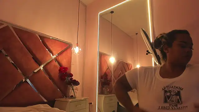 EmilyDuran  online show from 15, 4, 2026