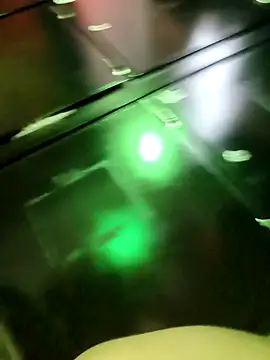 Snapshot of EmilyDuran_ chatting on 16, 11, 2025 EmilyDuran online show from 16, 11, 2025