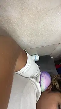 EmilyDuran  online show from 13, 3, 2026