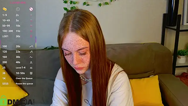 Snapshot of Roxy_Sunnny chatting on 4, 11, 2025 Roxy Sunnny online show from 4, 11, 2025