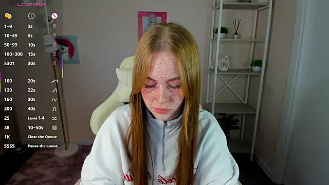 Snapshot of Roxy_Sunnny chatting on 5, 10, 2025 Roxy Sunnny online show from 5, 10, 2025