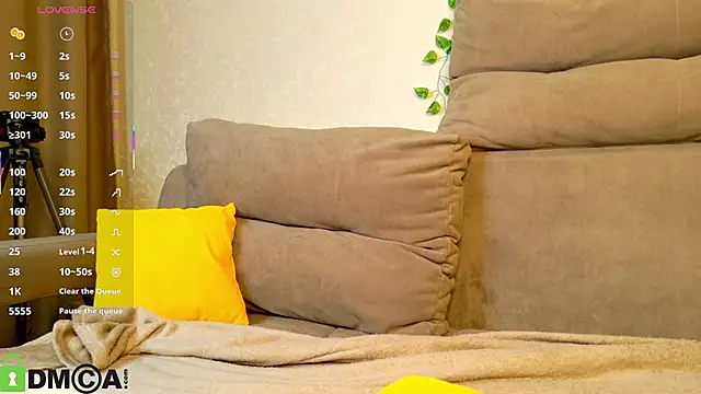 Snapshot of Roxy_Sunnny chatting on 5, 11, 2025 Roxy Sunnny online show from 5, 11, 2025