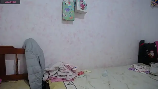 Pregnant Kloe online show from 9, 1, 2026