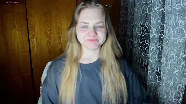 Snapshot of AlinaMors chatting on 5, 2, 2026 AlinaMors online show from 5, 2, 2026