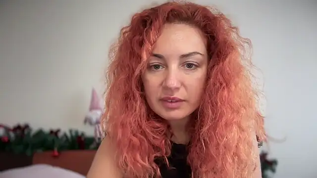 Reddgiirl online show from 19, 12, 2025