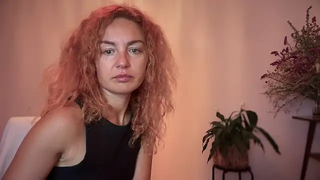 Reddgiirl online show from 30, 10, 2025