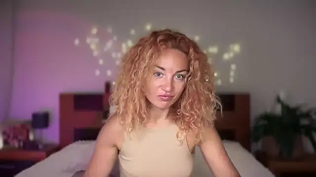 Reddgiirl online show from 17, 6, 2026