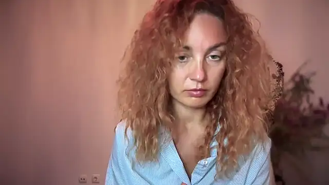 Reddgiirl online show from 9, 10, 2025