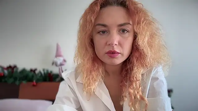 Reddgiirl online show from 17, 12, 2025