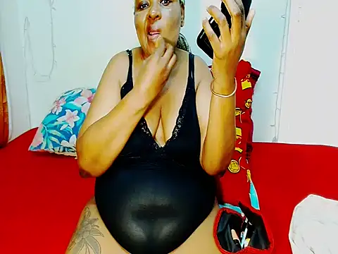 Snapshot of Love-Racheal75 chatting on 12, 11, 2025 Love-Racheal75 online show from 12, 11, 2025