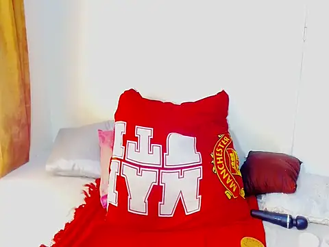 Snapshot of Love-Racheal75 chatting on 12, 6, 2026 Love-Racheal75 online show from 12, 6, 2026