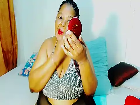 Snapshot of Love-Racheal75 chatting on 14, 7, 2026 Love-Racheal75 online show from 14, 7, 2026