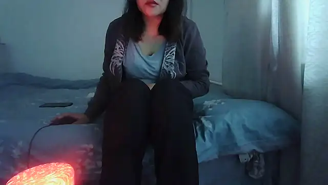 sakuradelreina online show from 1, 11, 2025