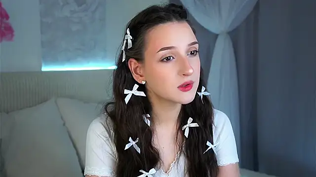 FalineBeacher online show from 6, 3, 2026