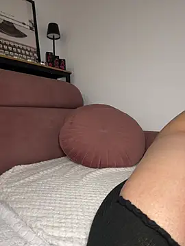 sonyaxbelle online show from 15, 4, 2026