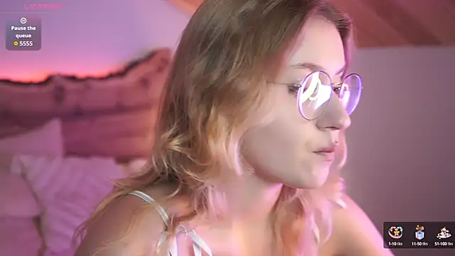 Nerissa xo online show from 16, 10, 2025