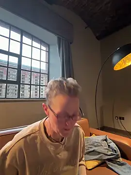 Curvy-Jinx online show from 25, 2, 2026