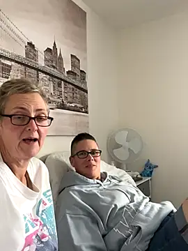 Curvy-Jinx online show from 10, 11, 2025