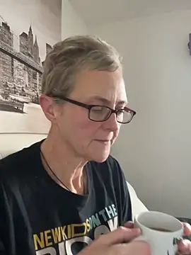 Curvy-Jinx online show from 25, 11, 2025