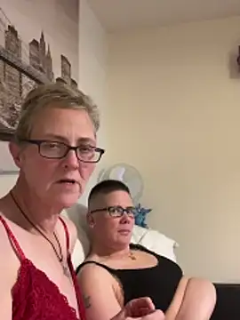 Curvy-Jinx online show from 12, 11, 2025