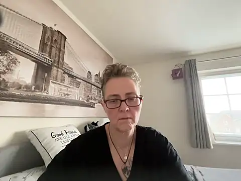 Curvy-Jinx online show from 10, 3, 2026