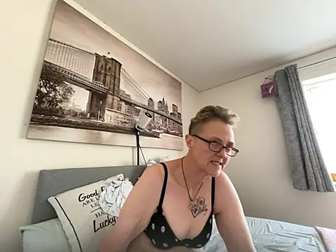 Snapshot of Curvy-Jinx chatting on 30, 6, 2026 Curvy-Jinx online show from 30, 6, 2026