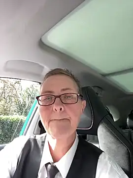 Curvy-Jinx online show from 10, 9, 2025