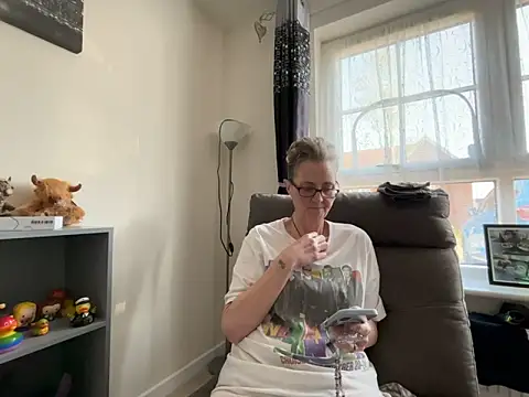 Curvy-Jinx online show from 19, 3, 2026