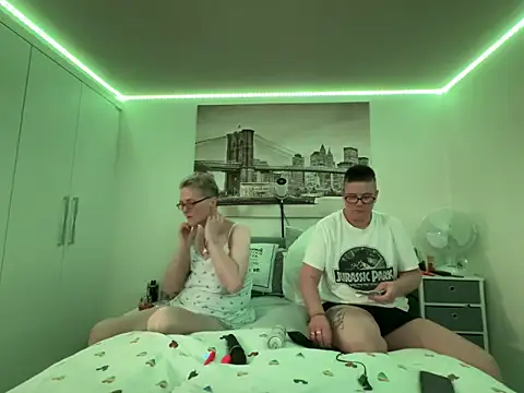 Curvy-Jinx online show from 11, 4, 2026