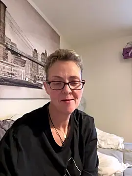 Curvy-Jinx online show from 12, 1, 2026