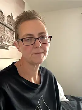 Curvy-Jinx online show from 9, 10, 2025