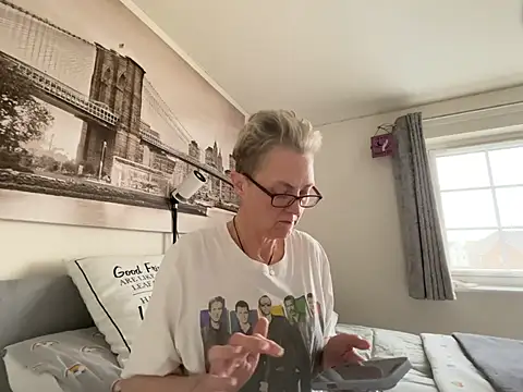 Curvy-Jinx online show from 10, 4, 2026