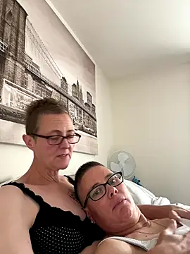 Curvy-Jinx online show from 19, 9, 2025