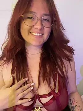 Snapshot of AliaMiller_ chatting on 10, 7, 2026 AliaMiller online show from 10, 7, 2026