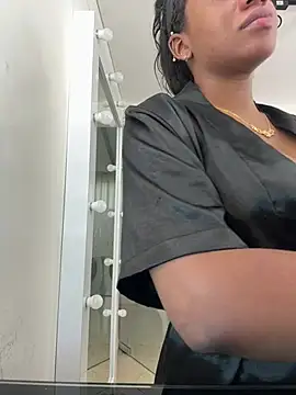 Snapshot of VictoriaKroft chatting on 21, 5, 2026 VictoriaKroft online show from 21, 5, 2026
