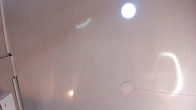 mia kisses2 online show from 10, 1, 2026