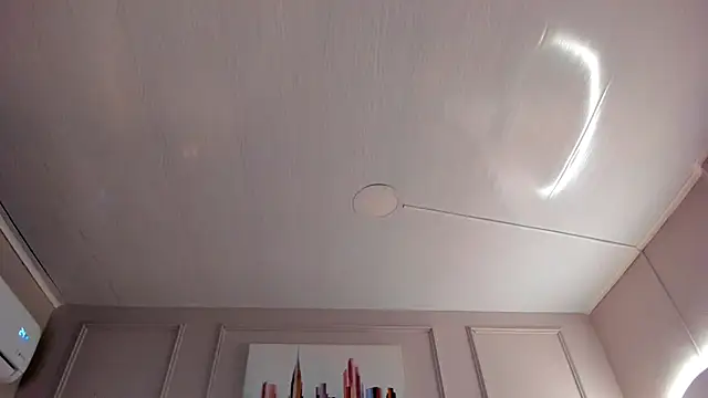 mia kisses2 online show from 11, 4, 2026