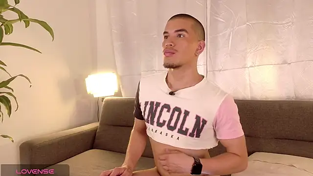Snapshot of brunoorangel1 chatting on 1, 7, 2026 brunoorangel1 online show from 1, 7, 2026