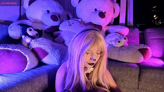 Snapshot of Melody-chers chatting on 9, 10, 2025 Melody-chers online show from 9, 10, 2025