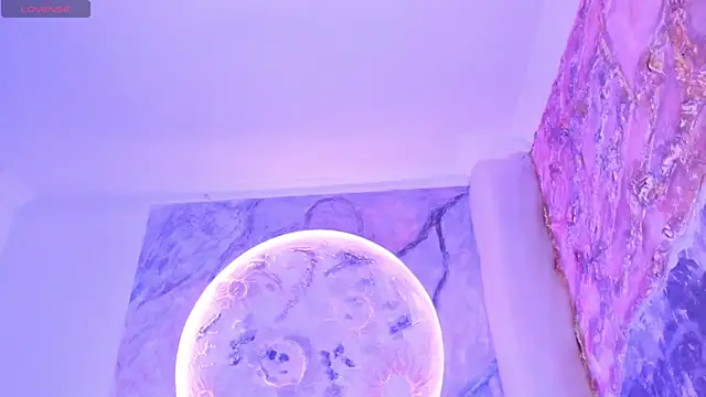 katierouge  online show from 20, 9, 2025