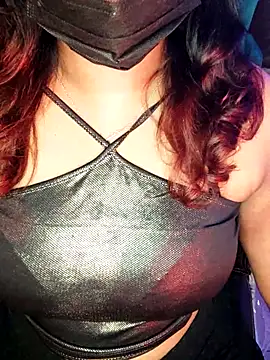 Snapshot of darling_devil chatting on 5, 12, 2025 darling devil online show from 5, 12, 2025