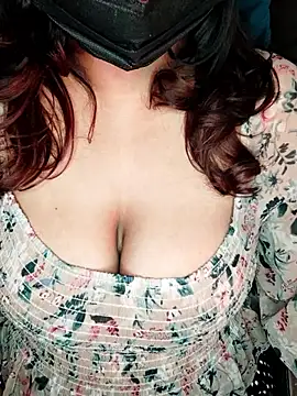 Snapshot of darling_devil chatting on 13, 12, 2025 darling devil online show from 13, 12, 2025