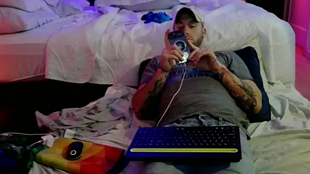 Luv2SuckBWC92 online show from 2, 10, 2025