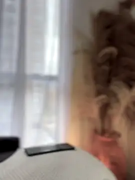 Sofi Leal online show from 3, 10, 2025