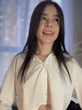 Sofi Leal online show from 8, 11, 2025